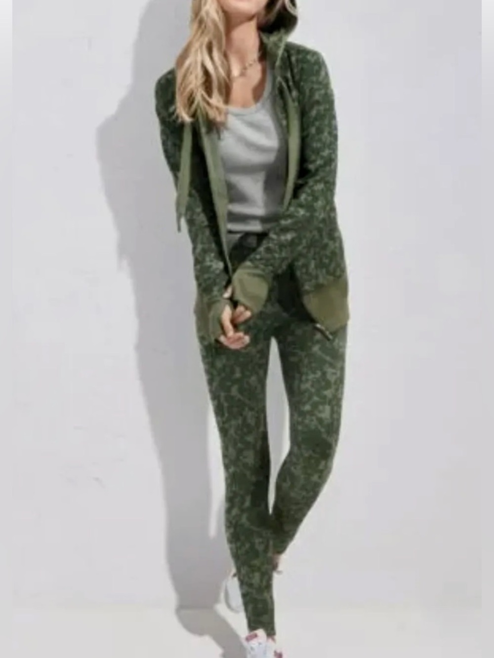 CABI | Marathon Jacket and Legging Set Olive Green Floral Camo | L